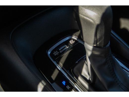 Toyota Corolla Toyota Hybrid 140 Comfort | Achterruitverwarming | Airco (automatisch) ActivLease financial lease