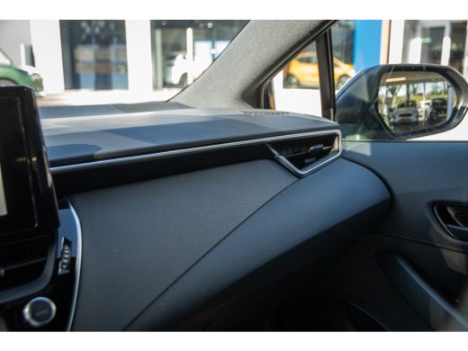 Toyota Corolla Toyota Hybrid 140 Comfort | Achterruitverwarming | Airco (automatisch) ActivLease financial lease