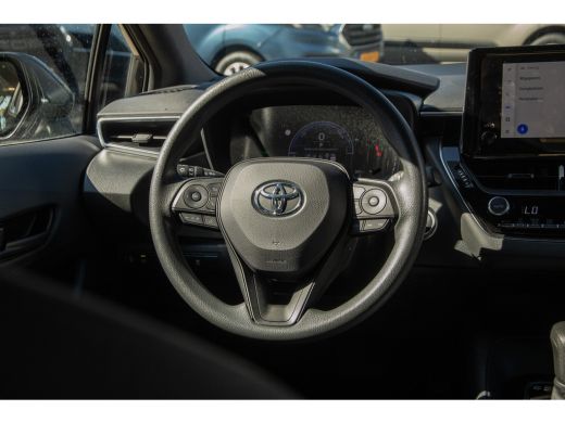 Toyota Corolla Toyota Hybrid 140 Comfort | Achterruitverwarming | Airco (automatisch) ActivLease financial lease