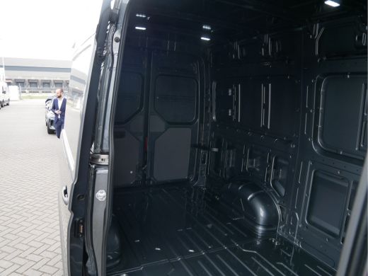 Volkswagen Crafter L3H3 Highline | Park assistent | Clima | Cruise | Navi by app | Park assistent | Clima | Cruise |... ActivLease financial lease
