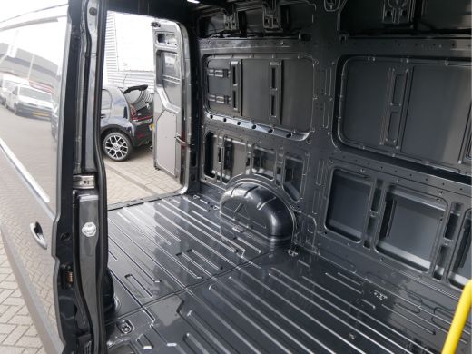 Volkswagen Crafter L3H3 Highline | Park assistent | Clima | Cruise | Navi by app | Park assistent | Clima | Cruise |... ActivLease financial lease