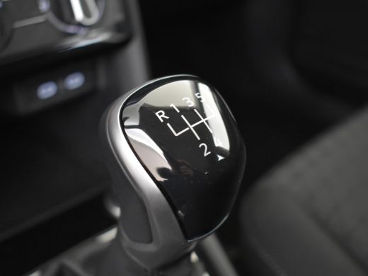 Volkswagen T-Cross 1.0 TSI Life 96pk | Adaptief cruise control | Navigatie via app | Parkeersensoren v+a | App conne... ActivLease financial lease