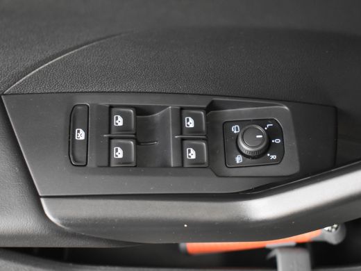 Volkswagen T-Cross 1.0 TSI Life 96pk | Adaptief cruise control | Navigatie via app | Parkeersensoren v+a | App conne... ActivLease financial lease