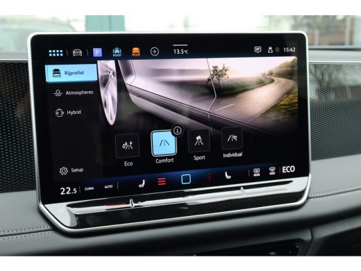 Volkswagen Tiguan 1.5 eHybrid 204PK Life Edition | Trekhaak | Elektrische Achterklep | Harman Kardon | ActivLease financial lease