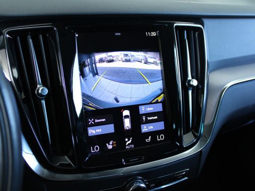 Volvo  V60 2.0 B3 Business Pro 1E  EIG | LEDER | STUURWIEL VERW | STOELVERW | CARPLAY | CAMERA | TREKHAAK | ActivLease financial lease