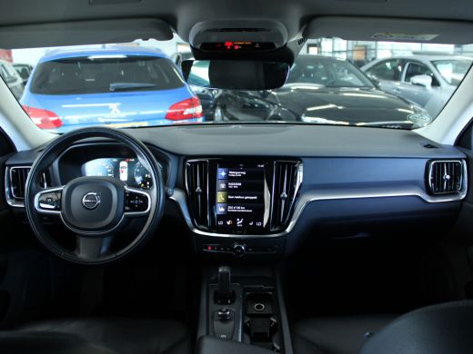 Volvo  V60 2.0 B3 Business Pro 1E  EIG | LEDER | STUURWIEL VERW | STOELVERW | CARPLAY | CAMERA | TREKHAAK | ActivLease financial lease