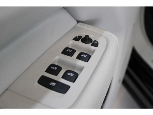 Volvo  XC60 B5 250PK Momentum Business | 18'' | Getint Glas | Memory Seats | Stoel&Stuur Verw. | Park Assist | ActivLease financial lease