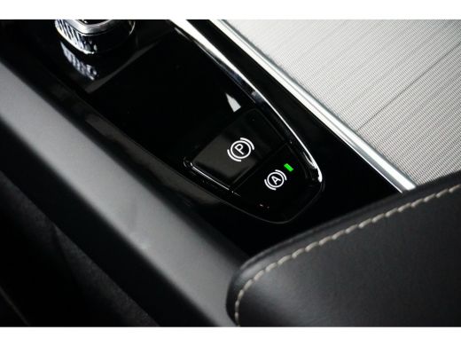 Volvo  XC60 Volvo T6 AWD Plus Dark | Adaptive Cruise | Panoramadak | Sportstoelen | Stuur/Stoelverwarming | T... ActivLease financial lease
