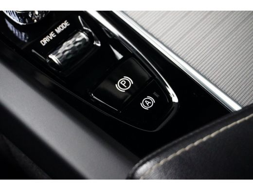 Volvo  XC60 T8 AWD R-Design | Luchtvering | Bowers & Wilkins | Panoramadak | Head-up Display | 360 Camera | T... ActivLease financial lease
