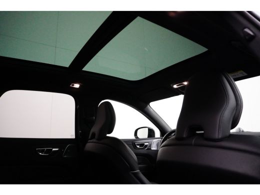 Volvo  XC60 T8 AWD R-Design | Luchtvering | Bowers & Wilkins | Panoramadak | Head-up Display | 360 Camera | T... ActivLease financial lease