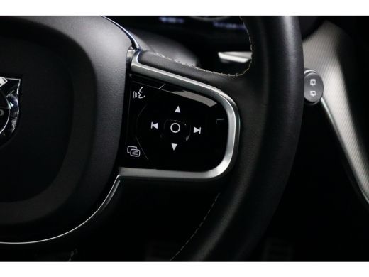 Volvo  XC60 T8 AWD R-Design | Luchtvering | Bowers & Wilkins | Panoramadak | Head-up Display | 360 Camera | T... ActivLease financial lease