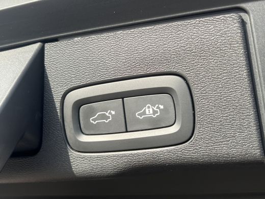 Volvo  XC60 Volvo T8 Plug-in hybrid AWD Inscription | Trekhaak | 360 Camera | Adaptive LED | Panoramadak | Ha... ActivLease financial lease