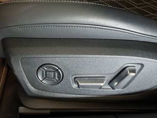 Audi A6 Avant 55 367pk TFSI e quattro S edition Competition / Stoelverwarming voor en achter / Optiekpakk... ActivLease financial lease