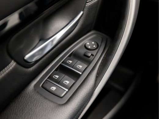 BMW 3 Serie Touring 318i M Sport Shadow Automaat (GROOT NAVI, M PAKKET, DEALER ONDERHOUDEN, STOELVERWARMING, ... ActivLease financial lease