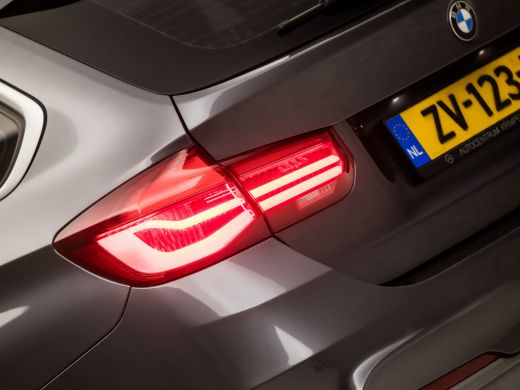 BMW 3 Serie Touring 318i M Sport Shadow Automaat (GROOT NAVI, M PAKKET, DEALER ONDERHOUDEN, STOELVERWARMING, ... ActivLease financial lease