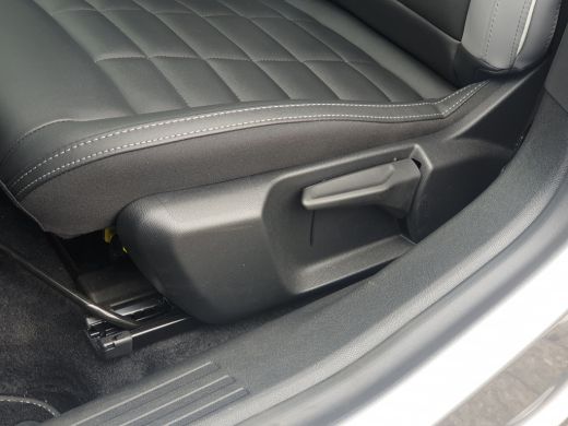 Citroën C4 Citroen 1.2 Hybrid 136 Max | Cruise control adaptief met Stop&Go | Dodehoek detectie | Full-LED k... ActivLease financial lease