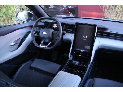 Ford Explorer Premium Extended Range RWD 77 kWh AGR | Pano | Head-Up | B&O | Matrix LED | Trekhaak ActivLease financial lease