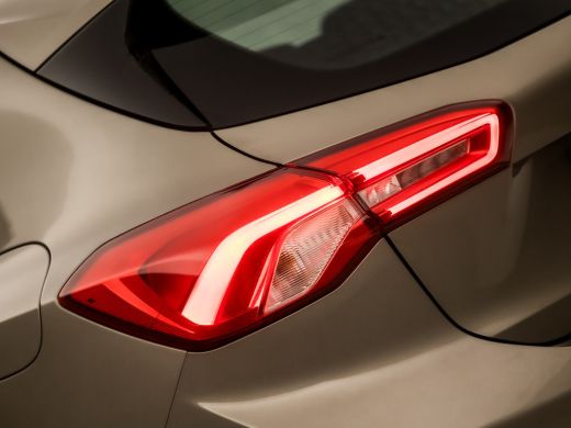 Ford Focus 1.0 EcoBoost Titanium Sport (APPLE CARPLAY, GROOT NAVI, CLIMATE, LM VELGEN, SPORTSTOELEN, KEYLESS... ActivLease financial lease