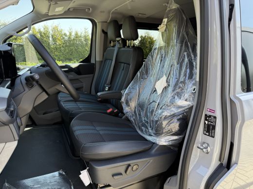 Ford Transit Custom 2.0 TDCI 170 PK AUTOMAAT / L2H1 / Limited Sport / 6 PERS DUBBEL CABINE / 2x SCHUIFDEUR / CAMERA /... ActivLease financial lease