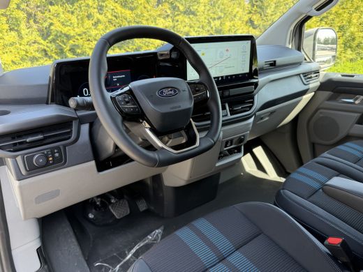 Ford Transit Custom 2.0 TDCI 170 PK AUTOMAAT / L2H1 / Limited Sport / 6 PERS DUBBEL CABINE / 2x SCHUIFDEUR / CAMERA /... ActivLease financial lease