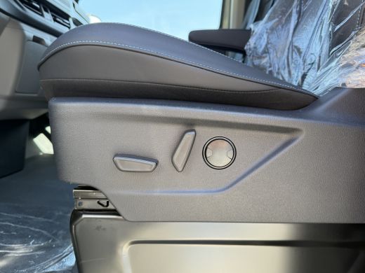 Ford Transit Custom 2.0 TDCI 170 PK AUTOMAAT / L2H1 / Limited Sport / 6 PERS DUBBEL CABINE / 2x SCHUIFDEUR / CAMERA /... ActivLease financial lease