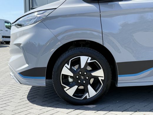 Ford Transit Custom 2.0 TDCI 170 PK AUTOMAAT / L2H1 / Limited Sport / 6 PERS DUBBEL CABINE / 2x SCHUIFDEUR / CAMERA /... ActivLease financial lease