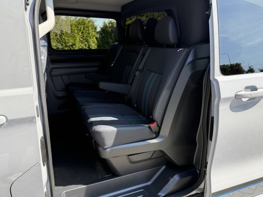Ford Transit Custom 2.0 TDCI 170 PK AUTOMAAT / L2H1 / Limited Sport / 6 PERS DUBBEL CABINE / 2x SCHUIFDEUR / CAMERA /... ActivLease financial lease