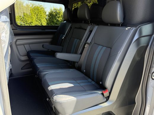 Ford Transit Custom 2.0 TDCI 170 PK AUTOMAAT / L2H1 / Limited Sport / 6 PERS DUBBEL CABINE / 2x SCHUIFDEUR / CAMERA /... ActivLease financial lease