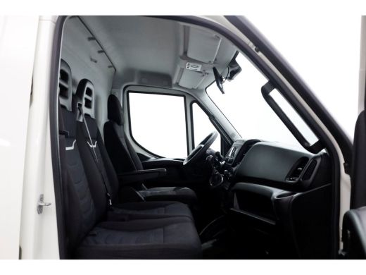 Iveco Daily 35C16 160pk L2H2 Dubbel Lucht Airco/Imperiaal/Trekhaak 3500kg 02-2020 ActivLease financial lease