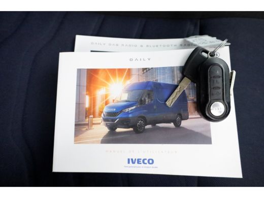 Iveco Daily 35C16 160pk L2H2 Dubbel Lucht Airco/Imperiaal/Trekhaak 3500kg 02-2020 ActivLease financial lease