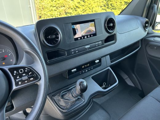 Mercedes Sprinter 317 CDI 170 PK / L2H2 / AIRCO / CRUISE / CAMERA / NAVIGATIE / 3-ZITS ActivLease financial lease