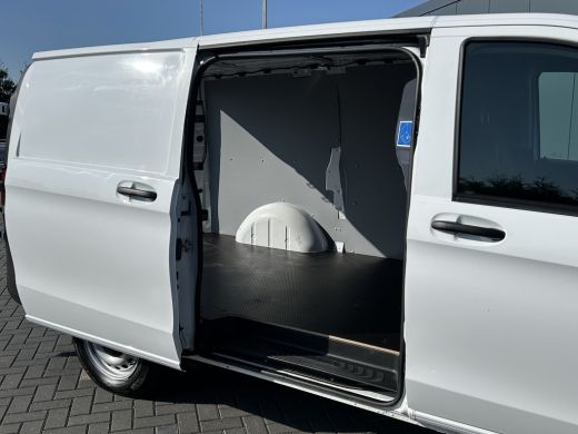 Mercedes Vito 116 CDI 164 PK / L2H1 / 1e EIG. / TREKHAAK / AIRCO / CRUISE / NAVI / CAMERA ActivLease financial lease