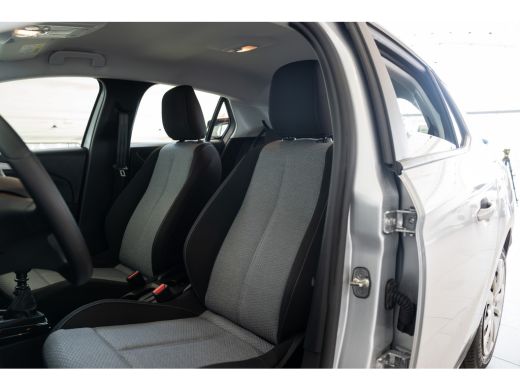 Opel Corsa 1.2 Turbo 100 PK | Camera | Parkeersensoren | Apple Carplay & Android Auto | Dodehoek bewaking | ActivLease financial lease
