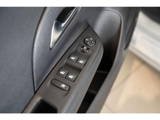Opel Corsa 1.2 Turbo 100 PK | Camera | Parkeersensoren | Apple Carplay & Android Auto | Dodehoek bewaking | ActivLease financial lease
