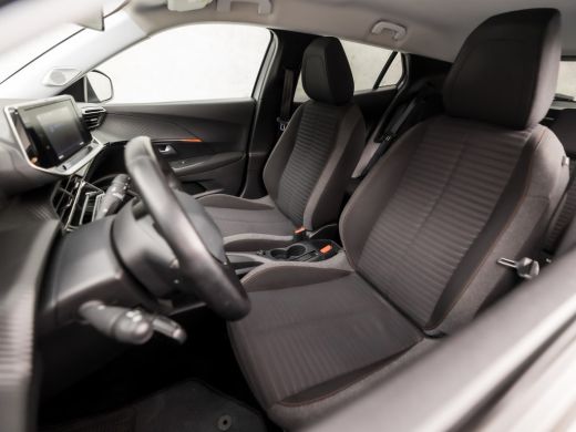 Peugeot 2008 1.2 PureTech Sport (APPLE CARPLAY, CLIMATE, 360 CAMERA, LED KOPLAMPEN, SPORTSTOELEN, GETINT GLAS,... ActivLease financial lease