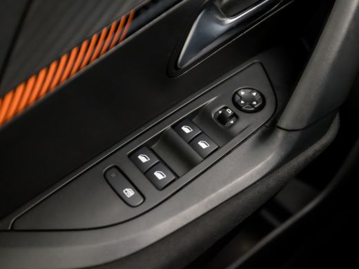 Peugeot 2008 1.2 PureTech Sport (APPLE CARPLAY, CLIMATE, 360 CAMERA, LED KOPLAMPEN, SPORTSTOELEN, GETINT GLAS,... ActivLease financial lease