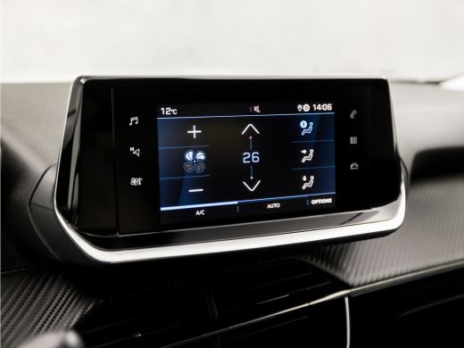 Peugeot 2008 1.2 PureTech Sport (APPLE CARPLAY, CLIMATE, 360 CAMERA, LED KOPLAMPEN, SPORTSTOELEN, GETINT GLAS,... ActivLease financial lease