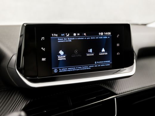 Peugeot 2008 1.2 PureTech Sport (APPLE CARPLAY, CLIMATE, 360 CAMERA, LED KOPLAMPEN, SPORTSTOELEN, GETINT GLAS,... ActivLease financial lease