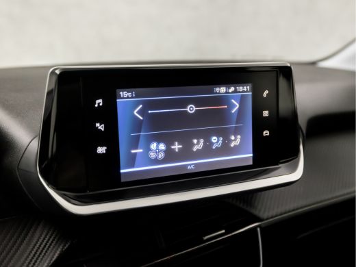 Peugeot 208 1.2 PureTech Sport (APPLE CARPLAY, GROOT NAVI, LM VELGEN, SPORTSTOELEN, CRUISE, PARKEERSENSOREN, ... ActivLease financial lease