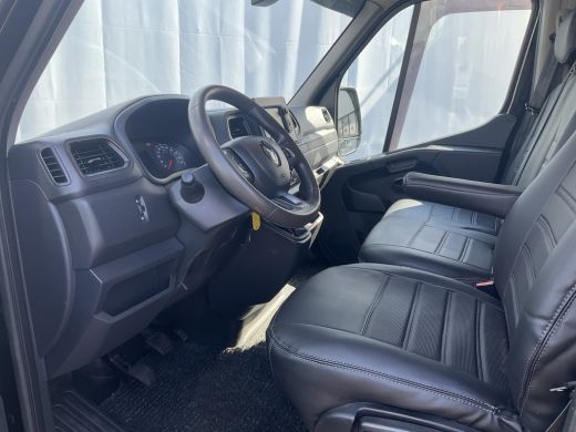 Renault Master 3-Pers 2.3 dCi 150pk L3H2 Energy Euro6 Nav/Cam Trekhaak Lang Hoog T35 ActivLease financial lease