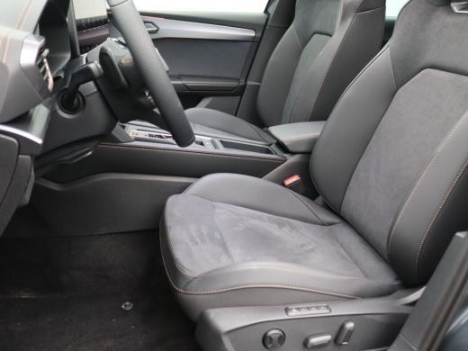 Seat Leon 1.5 TSI e-Hybrid VZ Performance 272PK DSG matrix led, schuif-kanteldak, achteruitrijcamera, stuur... ActivLease financial lease