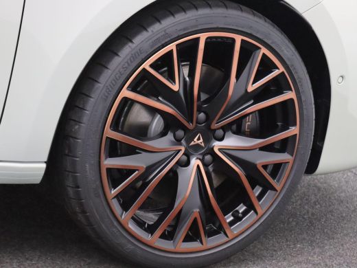 Seat Leon Sportstourer 1.5 TSI e-Hybrid VZ Performance 272 PK DSG matrix led, schuif-kanteldak, achteruitrijcamera, stuu... ActivLease financial lease