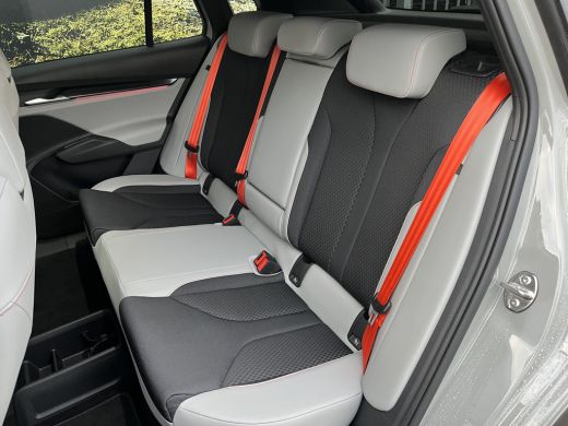 Skoda Elroq 85 Business Edition | Trekhaak | Upgrade pakket - Plus | 20 Inch ActivLease financial lease