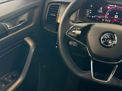 Skoda Kodiaq 1.5 150pk TSI Sportline Business / Achteruitrijcamera / Verwarmbare vóórruit / Panoramadak / Lede... ActivLease financial lease