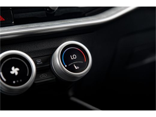 Skoda Superb ŠKODA First Edition | Achteruitrijcamera | Climatronic, elektronische airconditioning met 3 klima... ActivLease financial lease