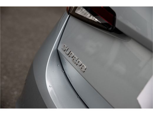 Skoda Superb ŠKODA First Edition | Achteruitrijcamera | Climatronic, elektronische airconditioning met 3 klima... ActivLease financial lease
