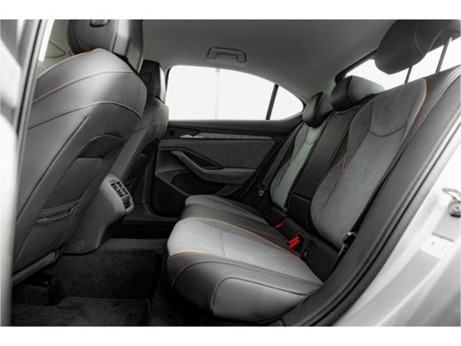 Skoda Superb ŠKODA First Edition | Achteruitrijcamera | Climatronic, elektronische airconditioning met 3 klima... ActivLease financial lease