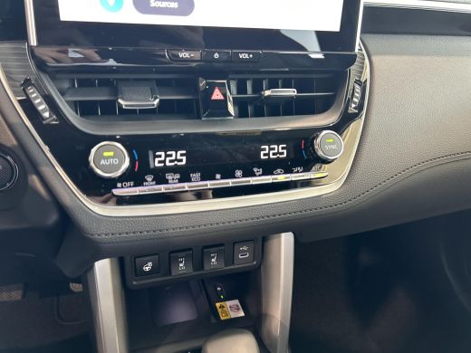 Toyota Corolla Cross Hybrid 140 Style + Premium Pack ActivLease financial lease