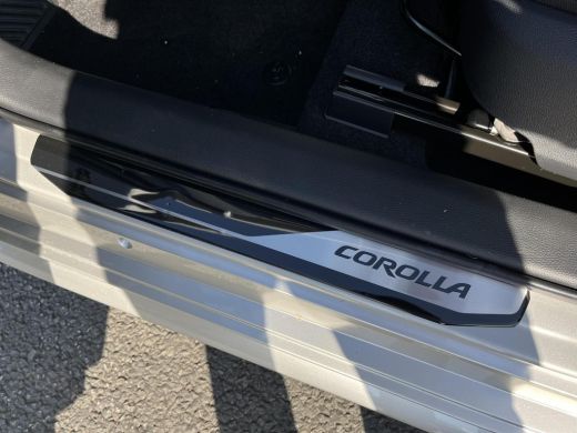 Toyota Corolla Touring Sports Hybrid 140 Dynamic ActivLease financial lease
