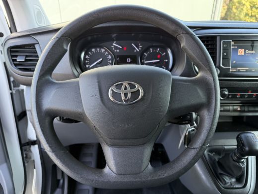 Toyota ProAce Worker 2.0 D-4D 145 PK / L2H1 / 1e EIG. / AIRCO / CRUISE / 3-ZITS / DAB / CARPLAY ActivLease financial lease